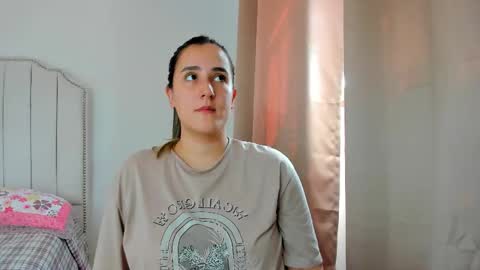 Snapshot of hannaa86 chatting on November 22, 3:55 pm Hanna online show from November 22, 3:55 pm