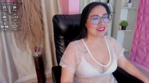 hannabackerr online show from May 4, 1:07 pm