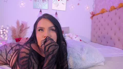 Snapshot of hannabruunn chatting on December 17, 10:11 pm Hanna Brunn  online show from December 17, 10:11 pm