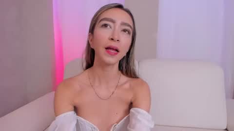 Snapshot of hannacarttier_ chatting on June 10, 12:37 pm Hanna Carttier online show from June 10, 12:37 pm