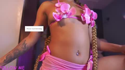 Snapshot of hannachris chatting on June 18, 12:44 am Hanna online show from June 18, 12:44 am