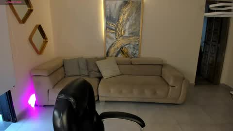 Snapshot of hannaconnor_ chatting on June 8, 10:10 pm Hanna Connor online show from June 8, 10:10 pm
