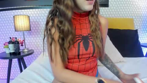 Snapshot of hannadowling_gh chatting on October 26, 3:45 am Hanna online show from October 26, 3:45 am