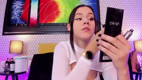 Snapshot of hannadowling_gh chatting on November 15, 3:37 am Hanna online show from November 15, 3:37 am