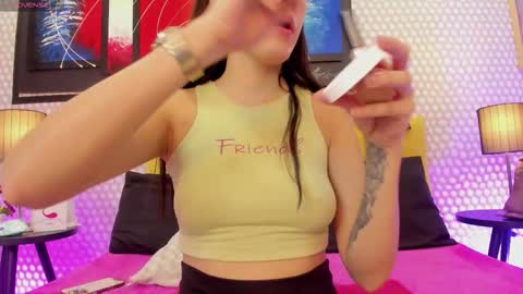 Snapshot of hannadowling_gh chatting on November 27, 3:41 am Hanna online show from November 27, 3:41 am