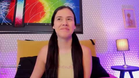 Snapshot of hannadowling_gh chatting on December 1, 3:44 am Hanna online show from December 1, 3:44 am