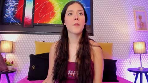 Snapshot of hannadowling_gh chatting on December 5, 4:10 am Hanna online show from December 5, 4:10 am