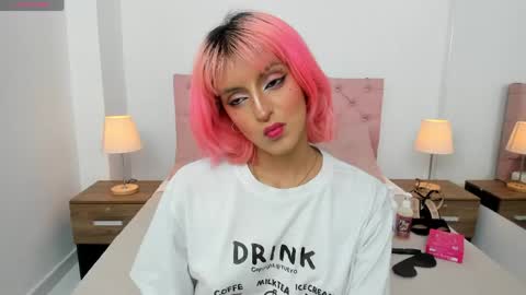 Hannah online show from April 30, 7:42 pm