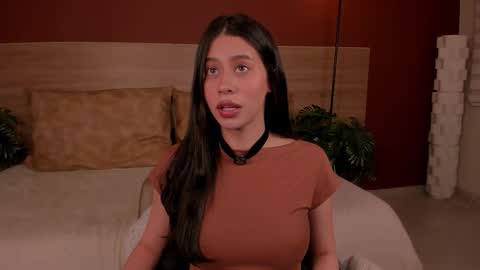 Hannah online show from November 20, 11:59 pm