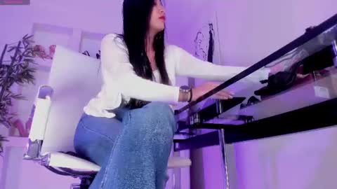 Snapshot of hannah_hcb chatting on July 6, 11:51 am HANNAH HOWELL online show from July 6, 11:51 am