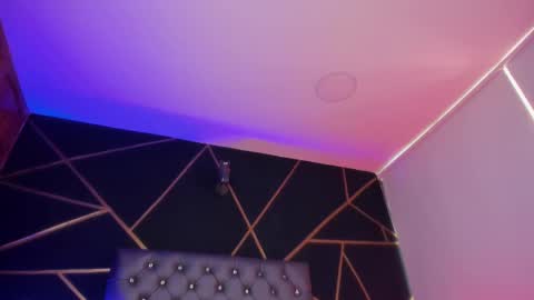 Snapshot of hannah_jonhson_1 chatting on January 28, 9:29 pm Hannah online show from January 28, 9:29 pm