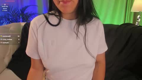 Snapshot of hannah_jonhson_1 chatting on September 14, 6:34 am Hannah online show from September 14, 6:34 am