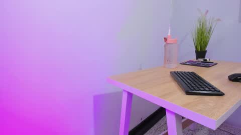 Snapshot of hannah_martinez_ chatting on October 9, 8:18 pm Maira online show from October 9, 8:18 pm