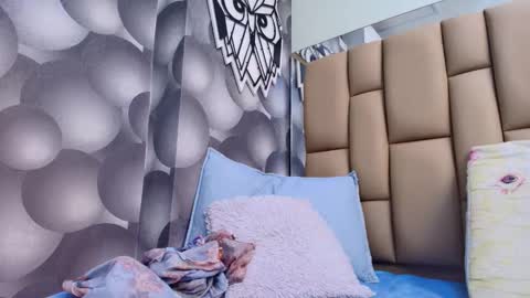 hannah_teehn online show from October 18, 7:03 pm