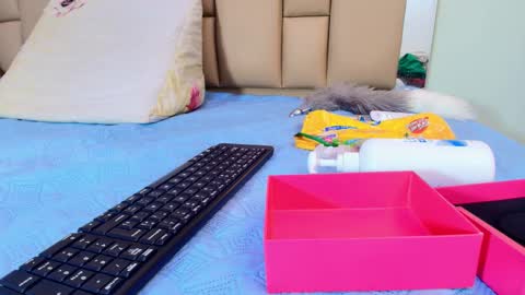 hannah_teehn online show from November 4, 7:02 pm