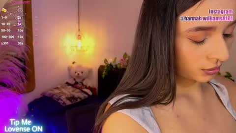 Hannah Williams online show from November 16, 8:25 pm