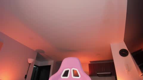 Hannah online show from March 6, 2:19 am