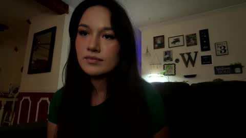 Snapshot of hannahbbgirl chatting on March 28, 7:52 am hannahbbgirl online show from March 28, 7:52 am