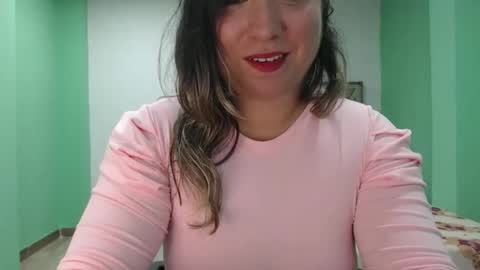 hannahevans2 online show from April 18, 3:27 pm