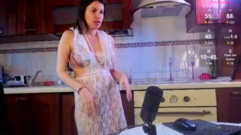 Snapshot of hannahflora chatting on July 28, 5:47 am Hannah online show from July 28, 5:47 am