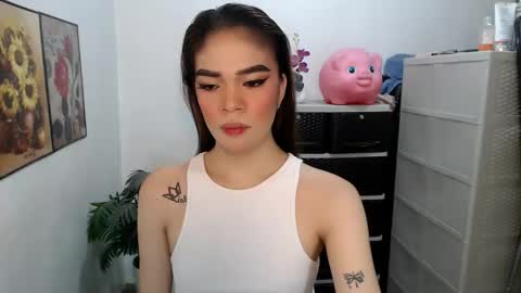 HANNAH online show from April 26, 11:46 pm