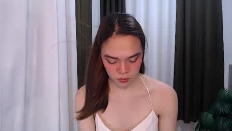 Snapshot of hannahforyou chatting on May 13, 2:47 pm HANNAH online show from May 13, 2:47 pm