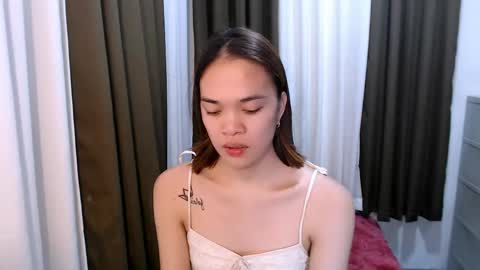 Snapshot of hannahforyou chatting on May 26, 3:24 am HANNAH online show from May 26, 3:24 am