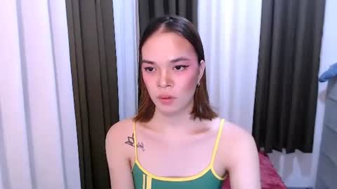 Snapshot of hannahforyou chatting on May 27, 1:57 am HANNAH online show from May 27, 1:57 am