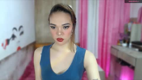 Snapshot of hannahforyou chatting on June 10, 9:52 am HANNAH online show from June 10, 9:52 am