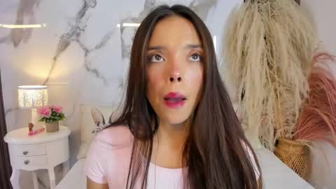 Snapshot of hannahill69 chatting on May 13, 5:16 am Hannahill69 online show from May 13, 5:16 am