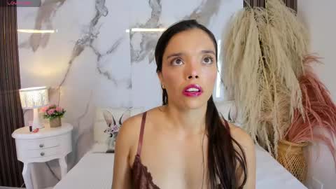 Snapshot of hannahill69 chatting on June 9, 5:08 am Hannahill69 online show from June 9, 5:08 am