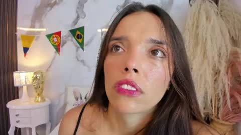 Hannahill69 online show from June 24, 5:17 am