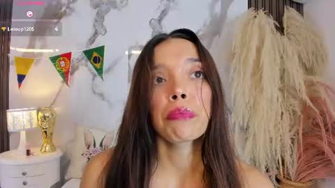 Hannahill69 online show from June 25, 5:12 am
