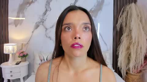 Hannahill69 online show from July 24, 4:54 am