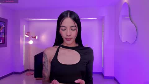 HANNAH J online show from November 21, 7:01 pm