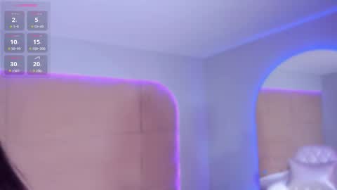 hannahmonttgomery  Help me reach 100 Hands up online show from November 21, 4:27 pm