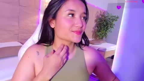 Snapshot of hannahmonttgomery chatting on July 6, 4:31 pm hannahmonttgomery Help me reach 100 Hands up online show from July 6, 4:31 pm