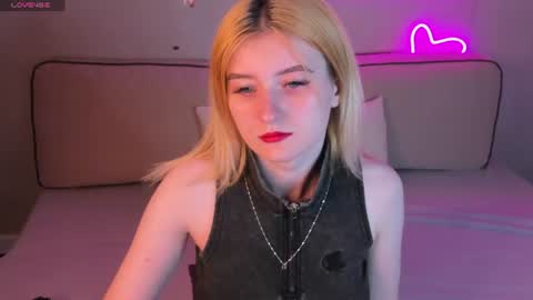 Snapshot of hannakoch chatting on June 23, 1:03 am Hanna online show from June 23, 1:03 am