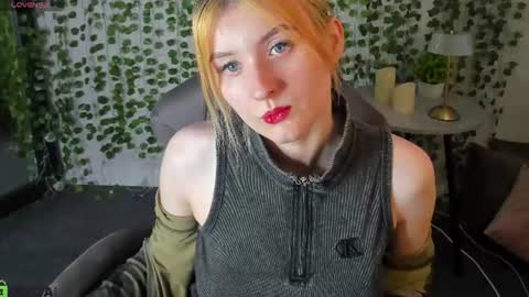 Snapshot of hannakoch chatting on June 28, 1:00 am Hanna online show from June 28, 1:00 am