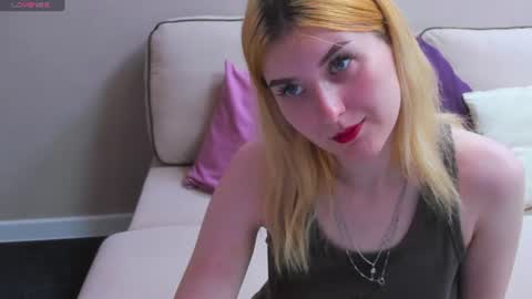 Snapshot of hannakoch chatting on July 5, 12:17 am Hanna online show from July 5, 12:17 am