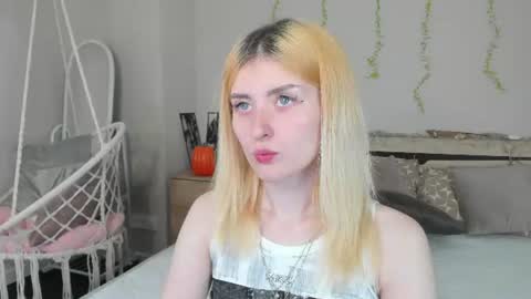 Snapshot of hannakoch chatting on July 30, 8:57 am Hanna online show from July 30, 8:57 am