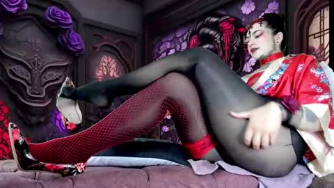 FOLLOW ME INTA MOONXMAFE online show from March 11, 1:05 am