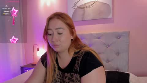 hannamartinn_ online show from November 19, 1:49 am