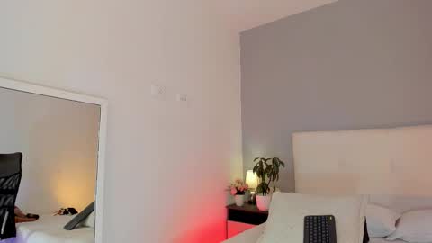 hannamartinnez online show from October 4, 4:21 am