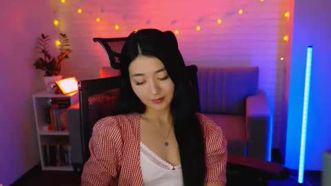 hannarosie online show from November 15, 7:10 pm