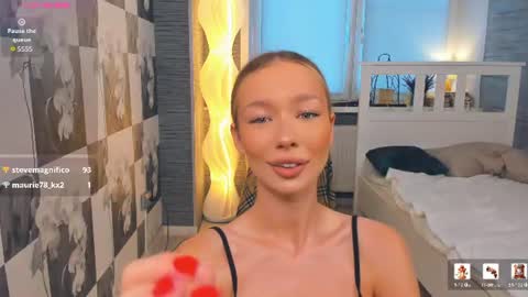 Snapshot of hannavaile chatting on July 31, 7:41 am Hanna online show from July 31, 7:41 am