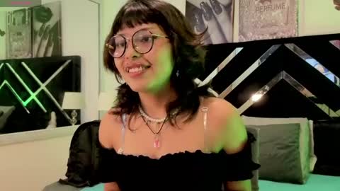 Snapshot of hannita_01 chatting on June 2, 1:13 pm hannita_01 online show from June 2, 1:13 pm