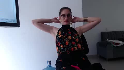 Snapshot of hanny_333 chatting on December 19, 5:50 pm hanny_333 online show from December 19, 5:50 pm
