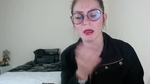 Snapshot of hanny_333 chatting on January 4, 9:10 am hanny_333 online show from January 4, 9:10 am