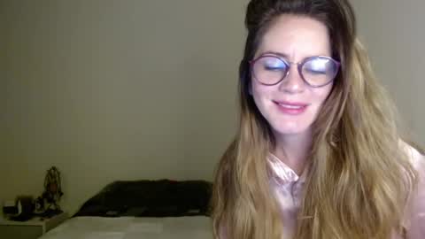 Snapshot of hanny_333 chatting on January 14, 9:24 am hanny_333 online show from January 14, 9:24 am